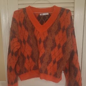 Zara Women's V-Neck Red and Black Argyle Sweater.. V neck Size SMALL
